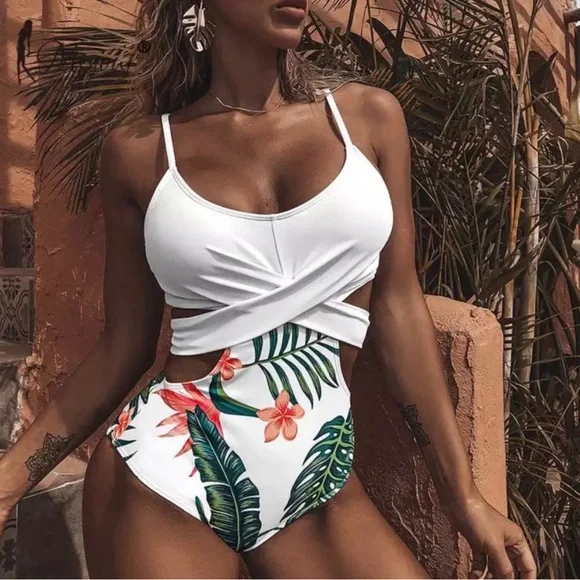 Tropical Bird Of Paradise Print Wrap Back Tie Monokini White Women’s Sizes NWT - Picture 1 of 5